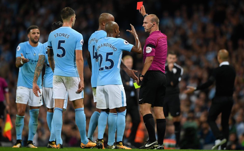 Kyle-Walker-receives-redcard