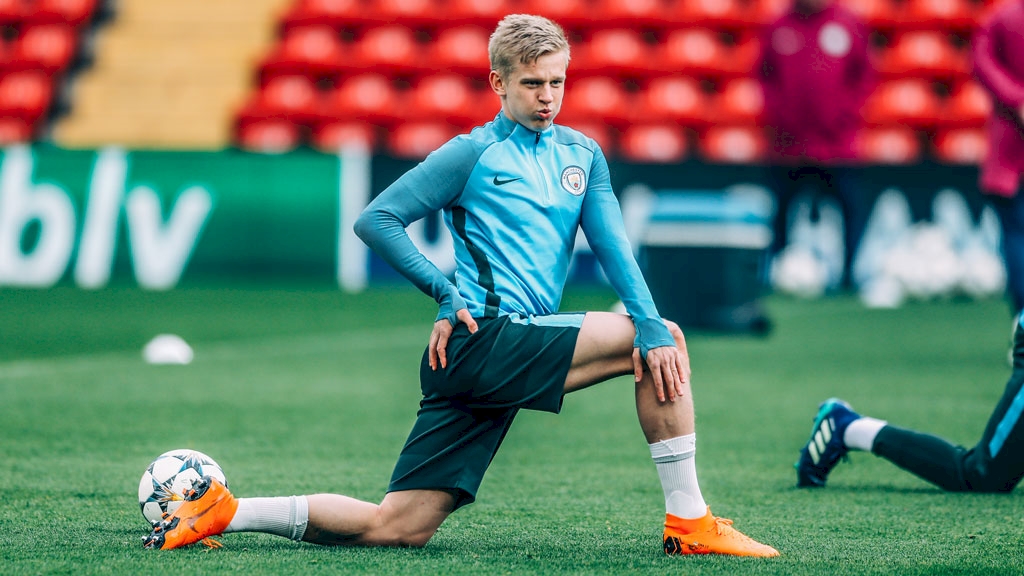 zinchenko-man-city-warming-up