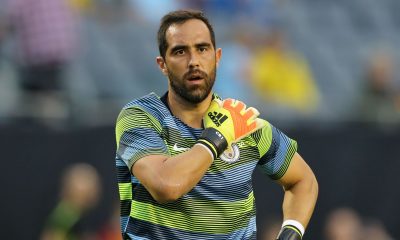 claudio-bravo-manchester-city-injury-training