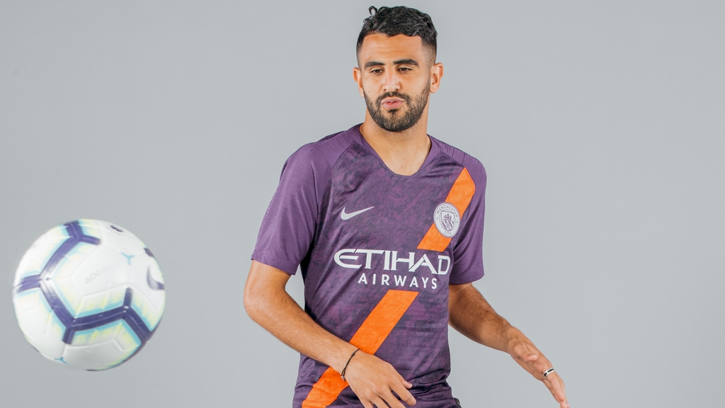 man-city-third-kit-2018-19-riyad-mahrez