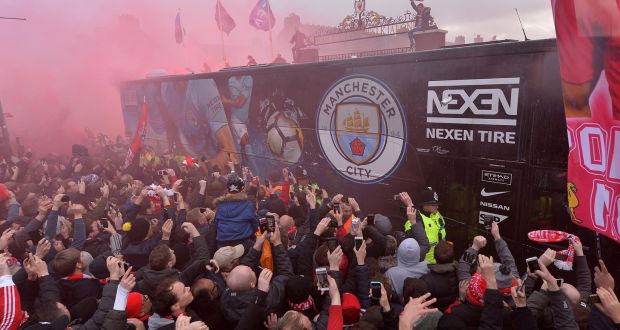 man-city-buss-attack-anfield