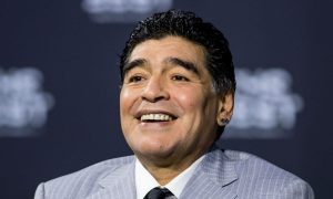 Diegomaradona Cropped 1lj12a2sfftbe1ayby90v5emhf