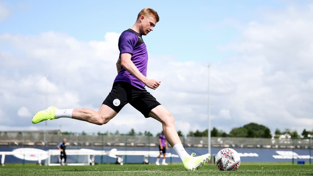 de-bruyne-freekick-practice