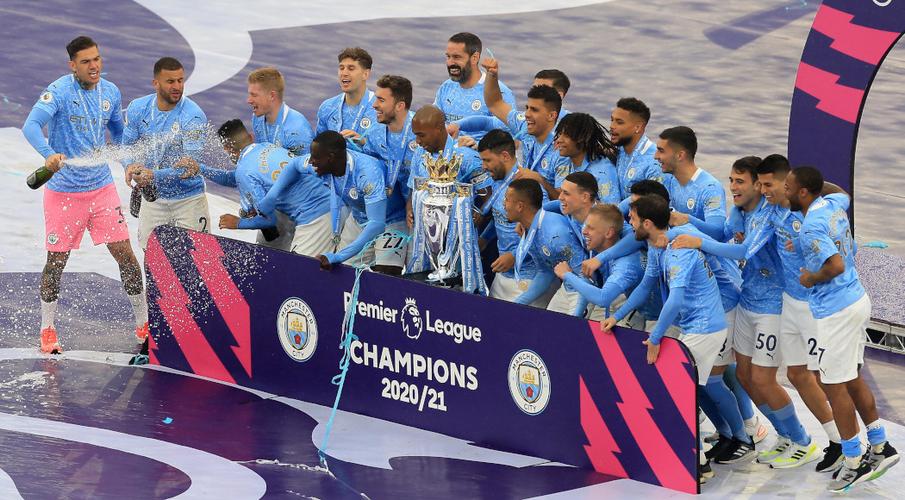 Manchester-City-2020-21-premier-league-trophy-celebration